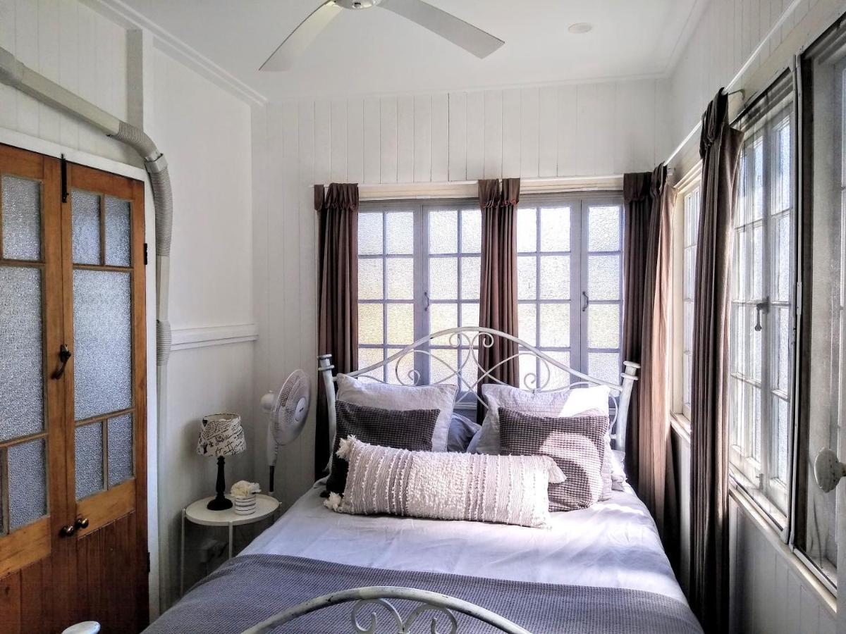 Lake Weyba Noosa Lodge & Kangaroos Peregian Beach Bagian luar foto