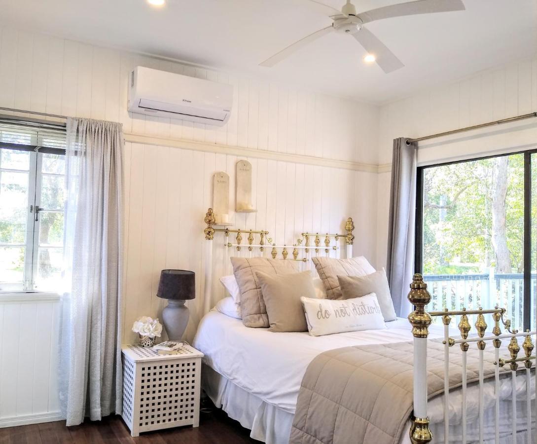 Lake Weyba Noosa Lodge & Kangaroos Peregian Beach Bagian luar foto