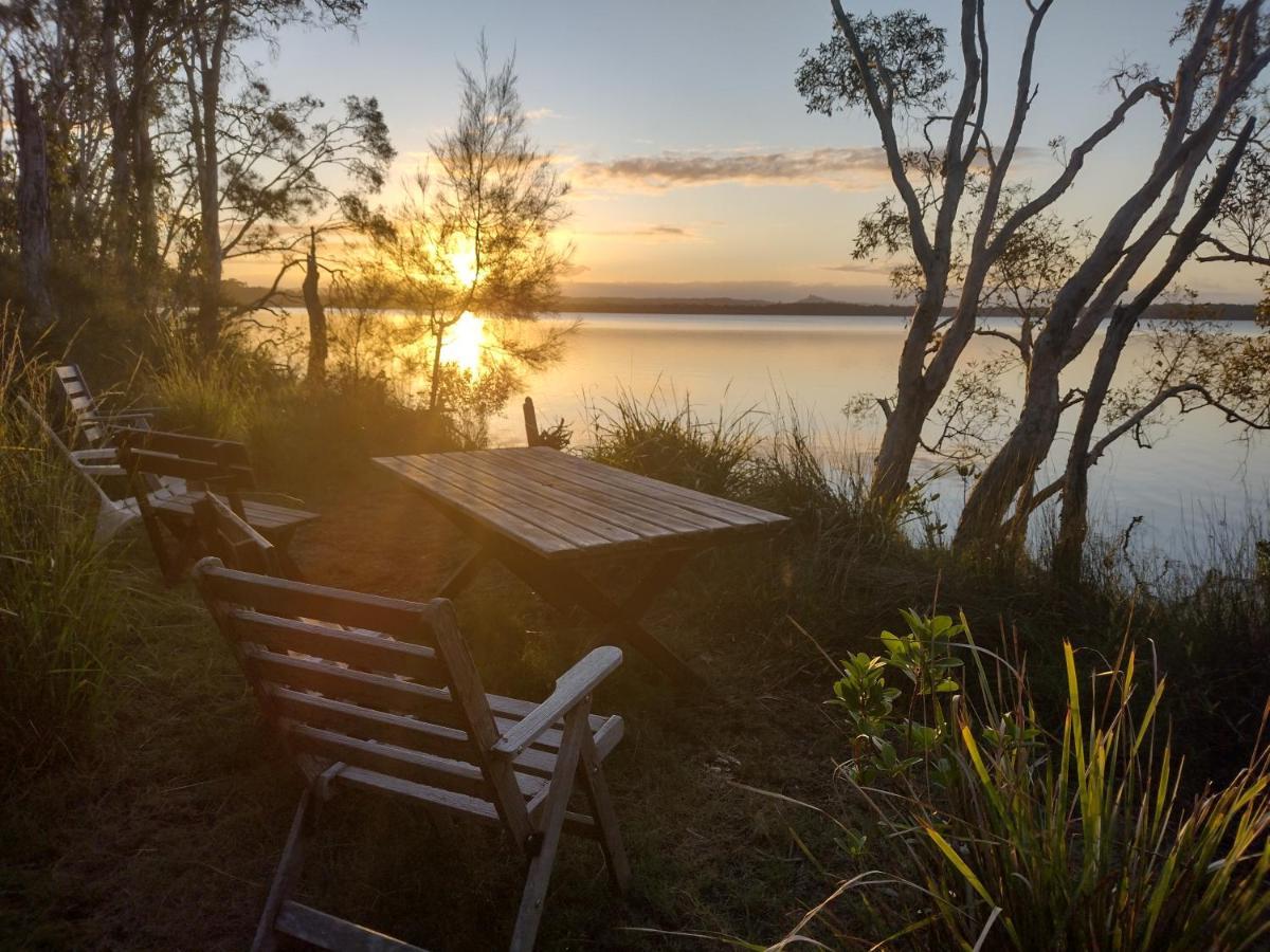 Lake Weyba Noosa Lodge & Kangaroos Peregian Beach Bagian luar foto